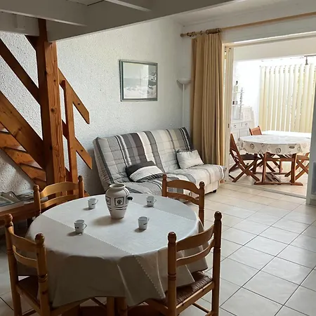 Les Piimprenelles 圣让-德蒙